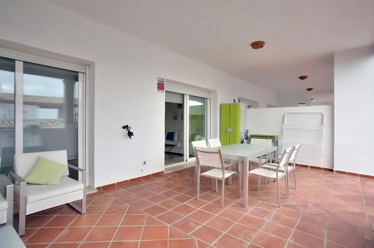 Apartment Apartamento Familiar Con Jardin Y Terraza Privada Alcaidesa Spain