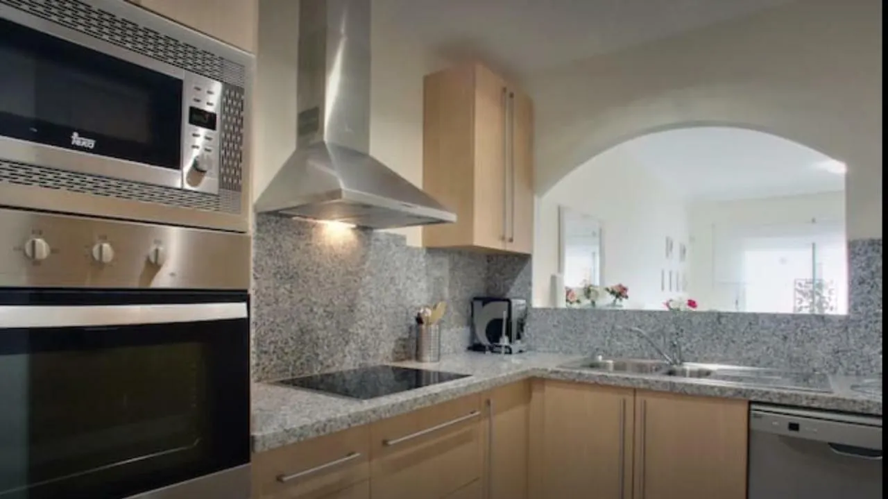 Apartamento Familiar Con Jardin Y Terraza Privada Alcaidesa Spain